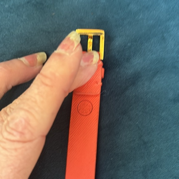 Classic Tory Burch melon wrap around leather bracelet - Picture 6 of 7